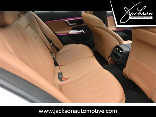 Used 2025 Mercedes-Benz E 350 Sedan image 27