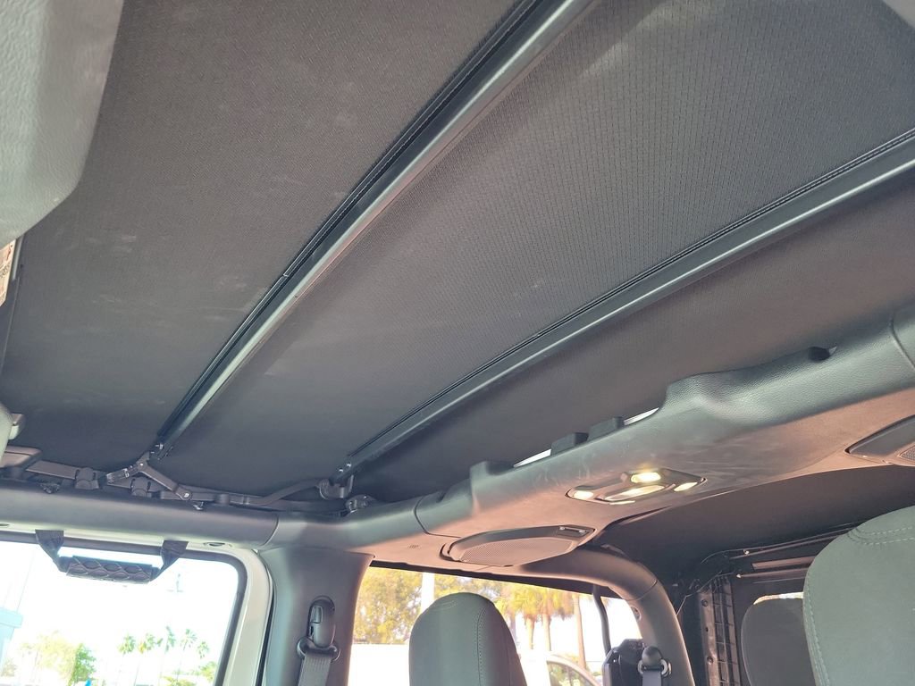 Used 2021 Jeep Wrangler Sport AWD/4WD image 19