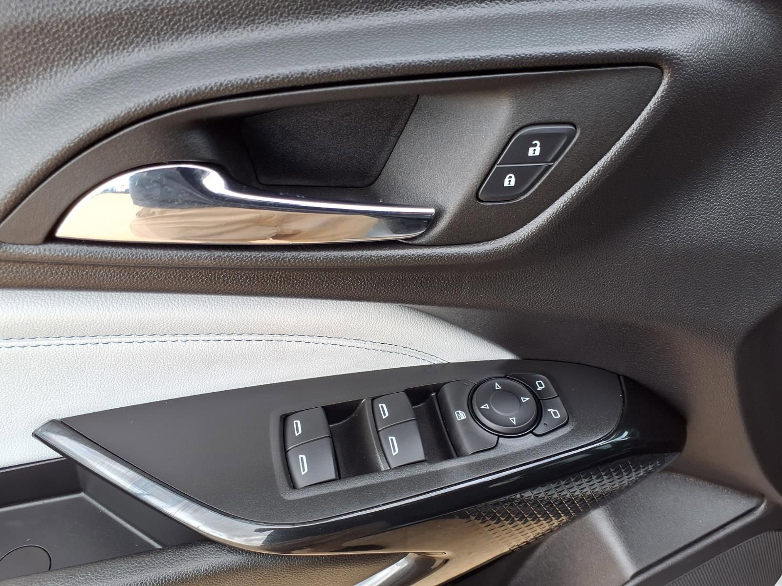 Used 2025 Chevrolet Trax LT FWD image 22