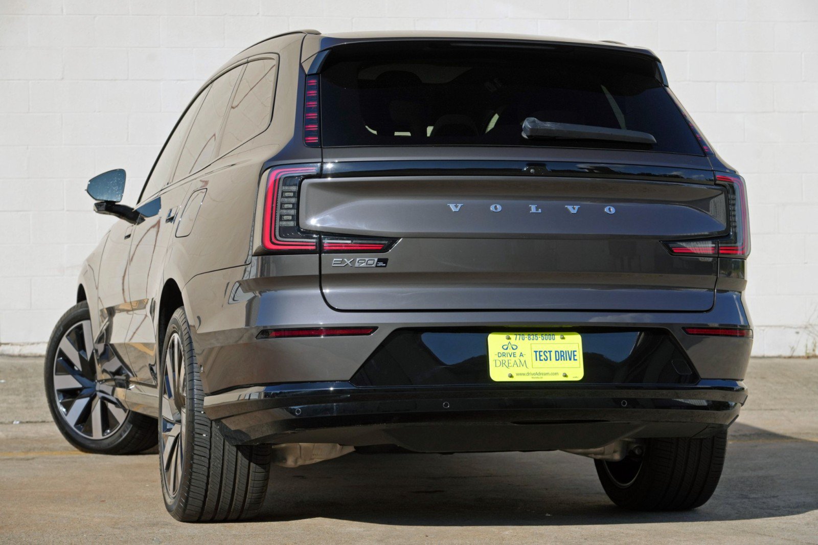 Used 2025 Volvo EX90 Ultra AWD/4WD image 6