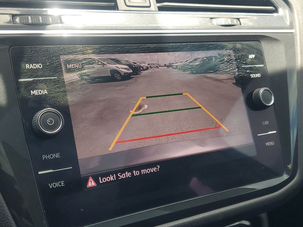 Used 2018 Volkswagen Tiguan SE FWD image 28