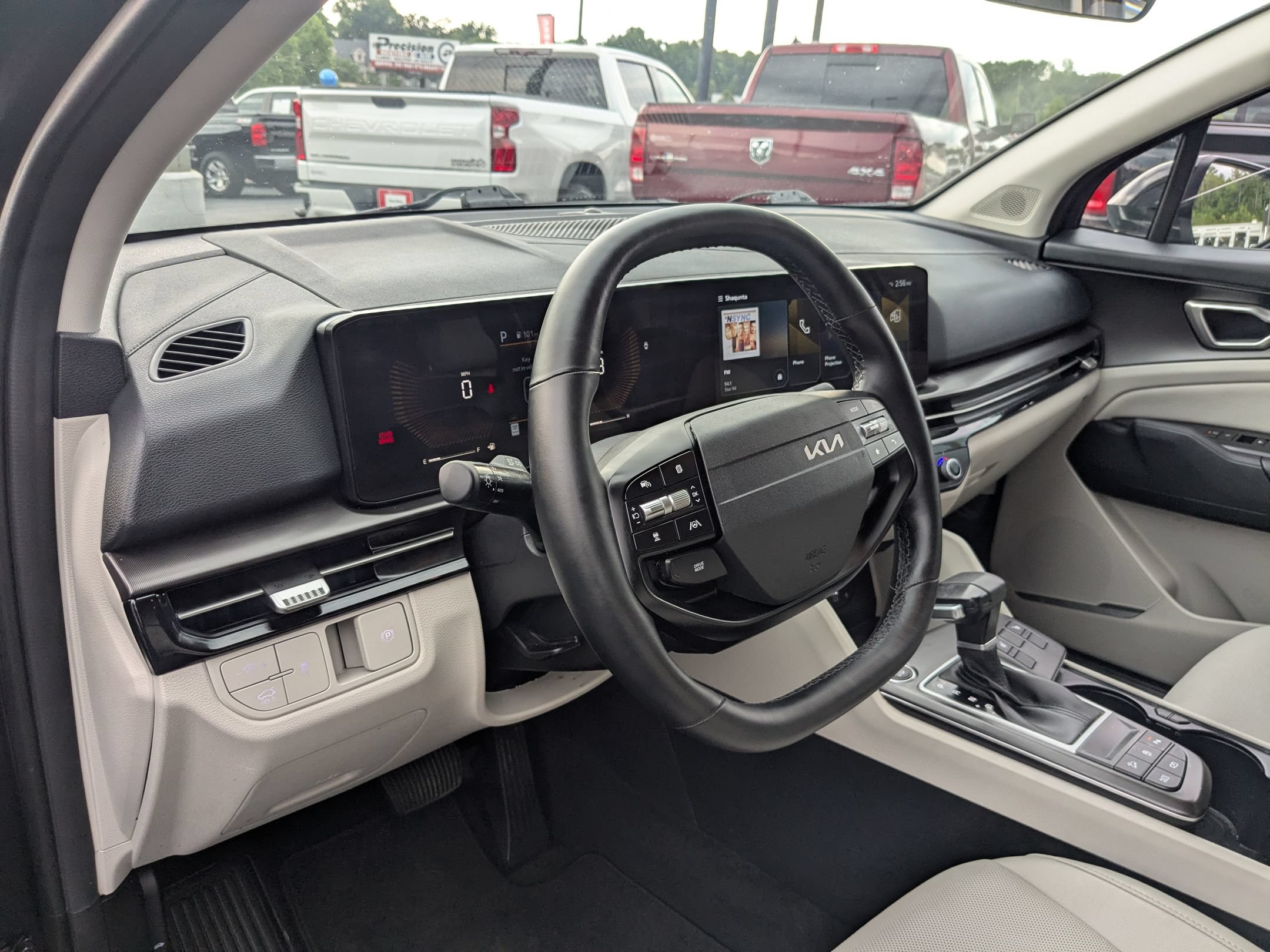 Used 2026 Kia Sportage EX FWD image 13