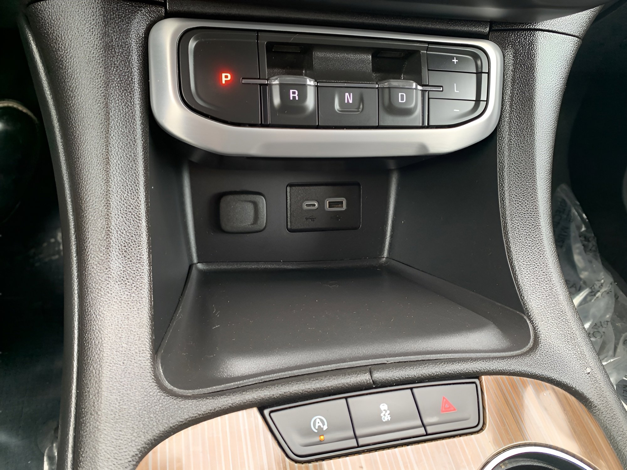 Used 2023 GMC Acadia SLE w/ Driver Convenience Package image 43