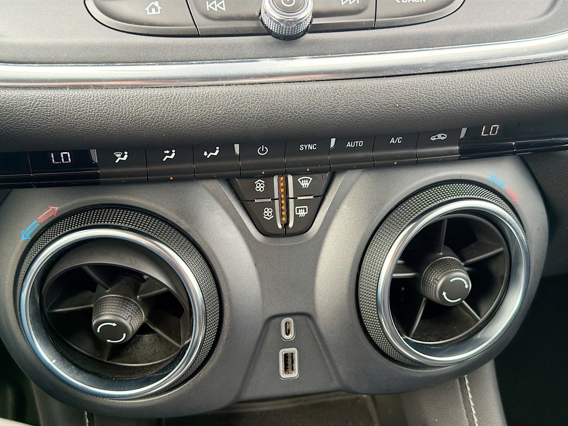 Used 2023 Chevrolet Blazer LT w/ Driver Confidence Package image 19