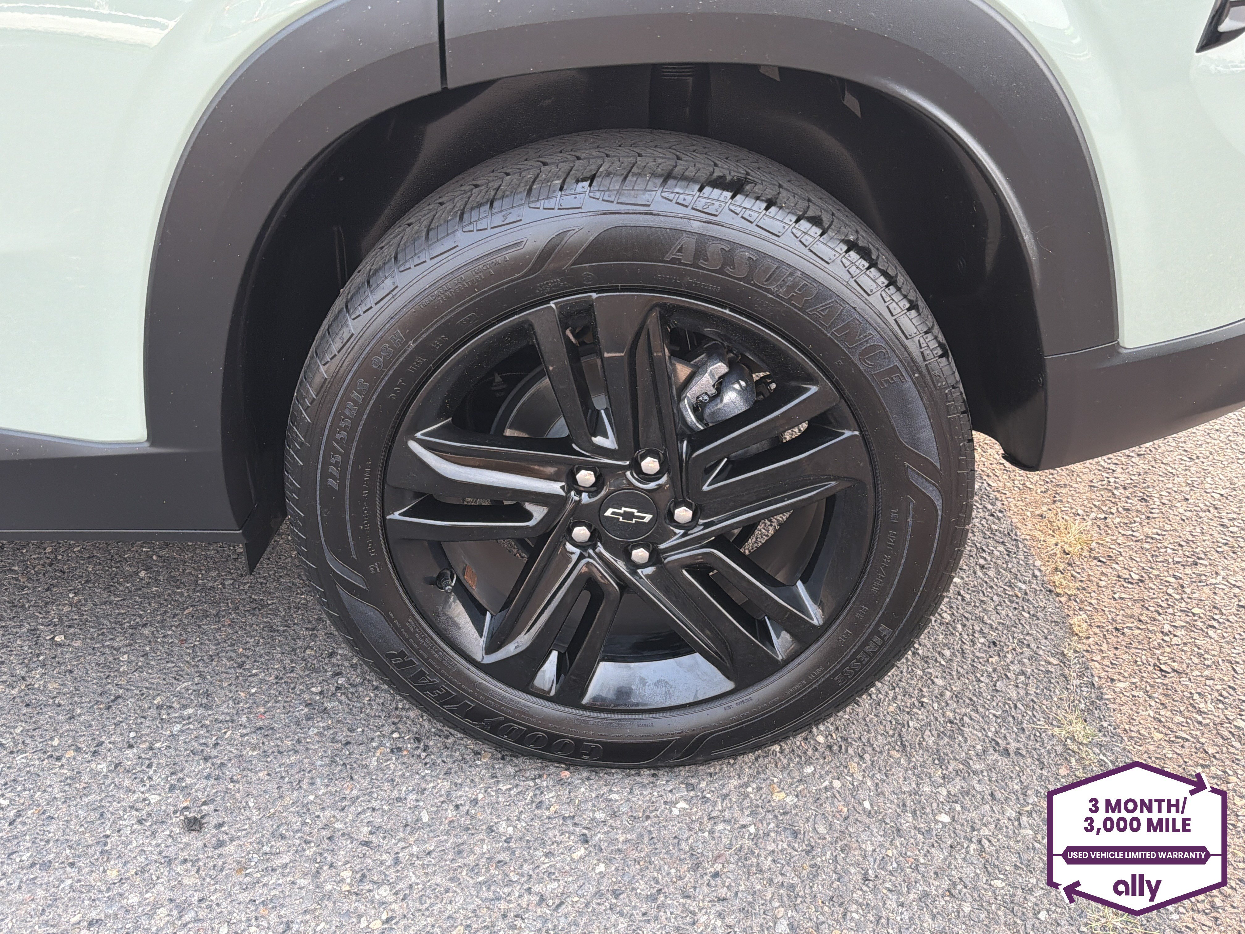 Used 2025 Chevrolet Trax ACTIV w/ Sunroof Package FWD image 26