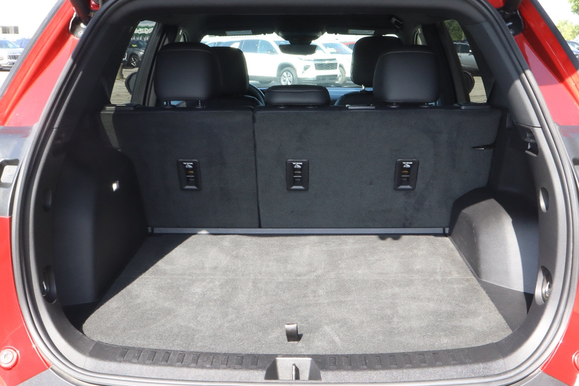 Used 2025 Chevrolet Equinox LT w/ Convenience Package II FWD image 9