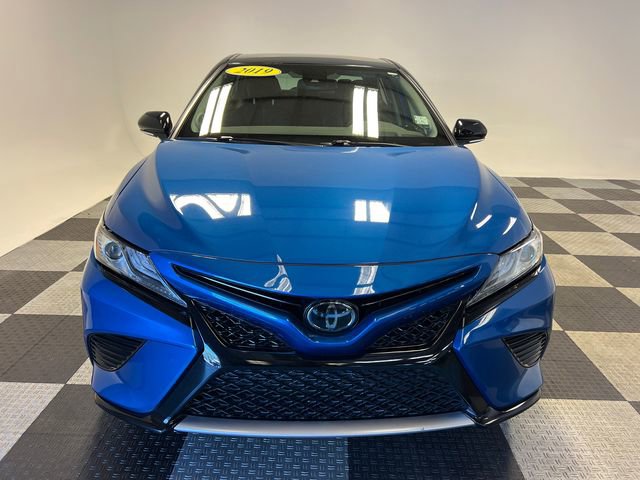 Used 2019 Toyota Camry XSE image 2