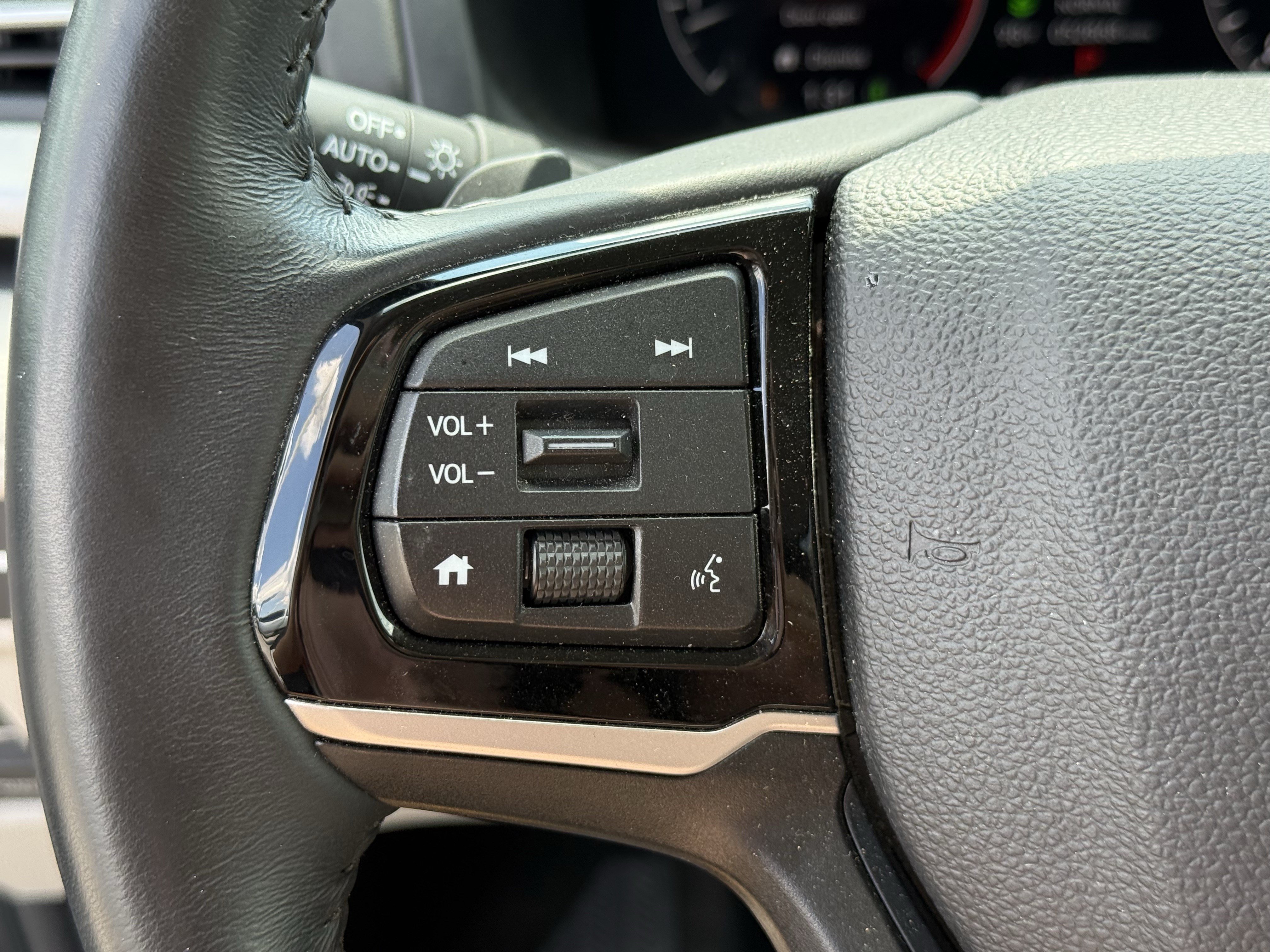 Used 2025 Honda Odyssey EX-L image 16