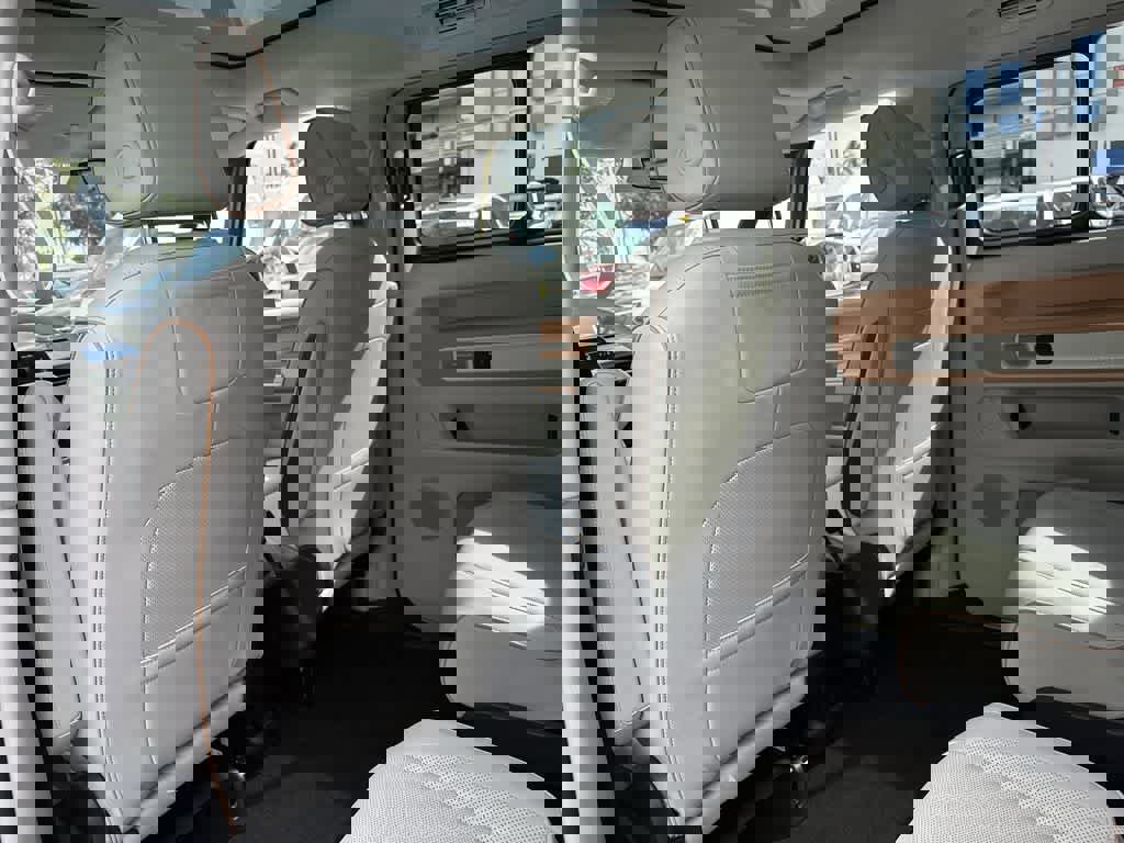 New 2025 Volkswagen ID. Buzz Pro S Plus image 23