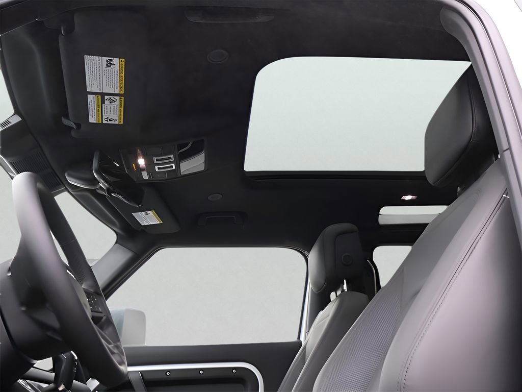 New 2025 Land Rover Defender 90 X-Dynamic SE image 42