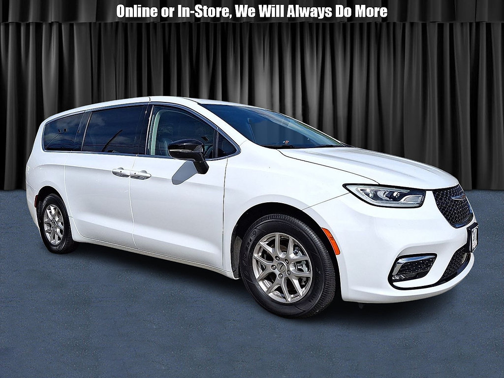 Used 2024 Chrysler Pacifica Touring-L FWD image 30