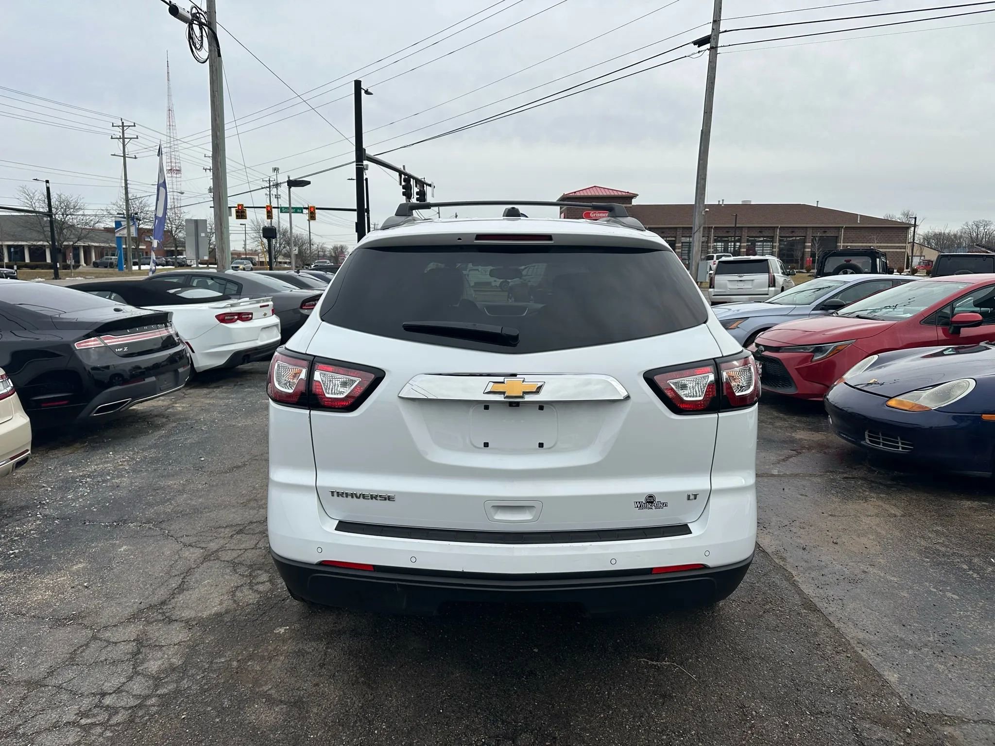 Used 2017 Chevrolet Traverse LT w/ Style and Technology Package image 5