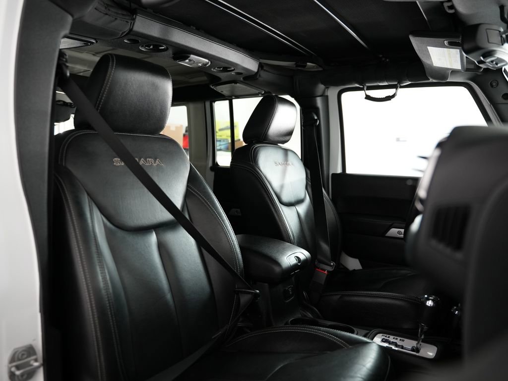 Used 2016 Jeep Wrangler Unlimited Sahara AWD/4WD image 44