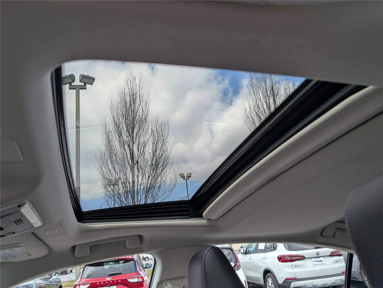 Certified 2025 Lexus ES 350 w/ Premium Package image 19