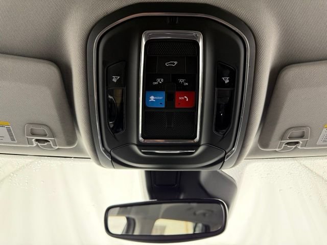 Used 2021 Jeep Grand Cherokee L Laredo w/ Luxury Tech Group I AWD/4WD image 45