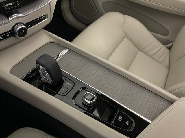 Used 2024 Volvo XC60 T8 Plus w/ Protection Package Premier AWD/4WD image 23