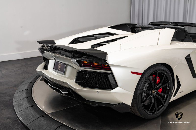 Used 2016 Lamborghini Aventador LP 700-4 image 44