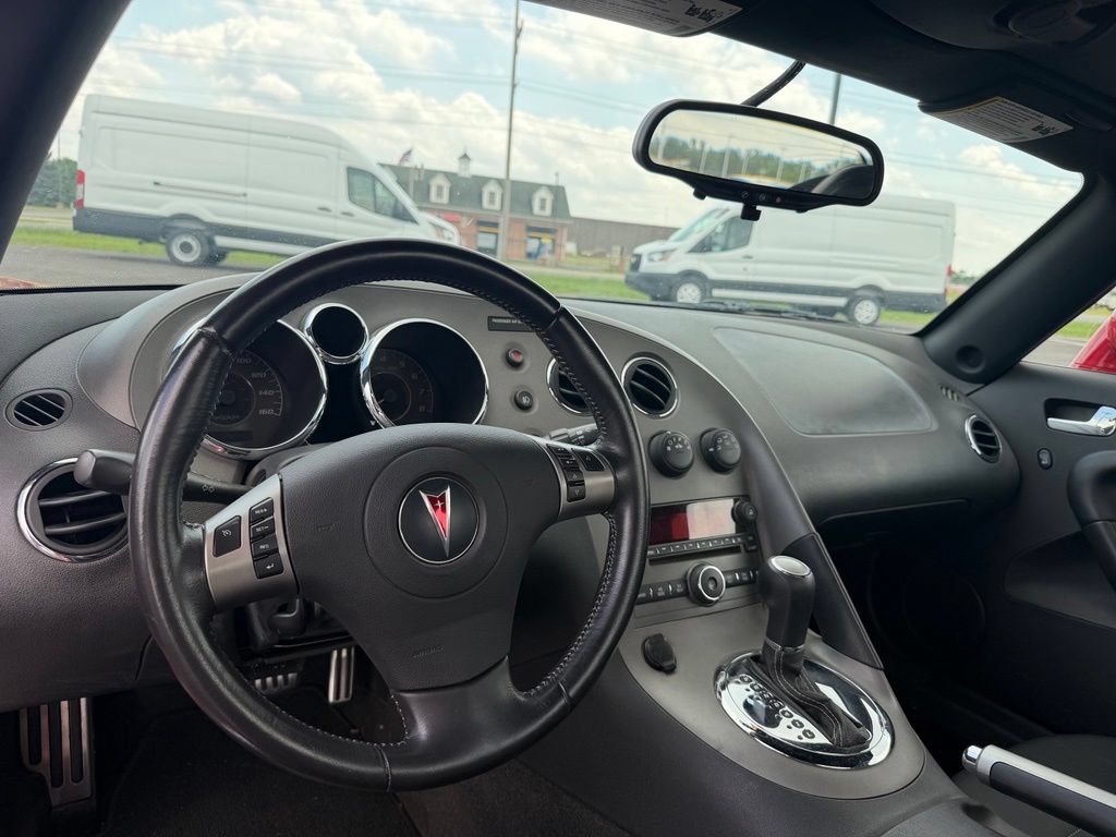Used 2008 Pontiac Solstice GXP w/ Premium Package RWD image 12