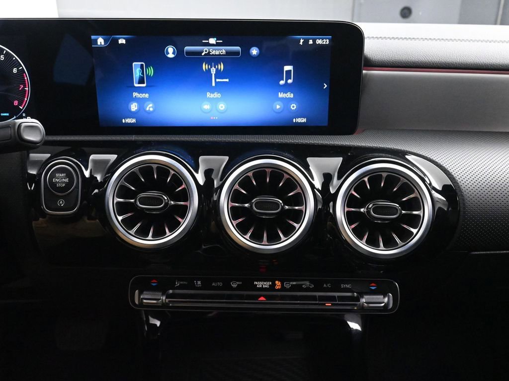 Used 2025 Mercedes-Benz CLA 250 4MATIC image 31