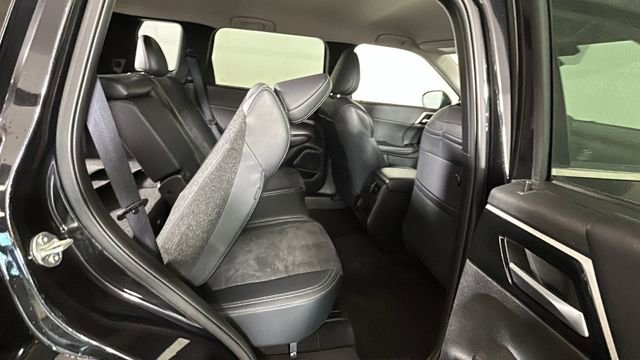 Used 2024 Mitsubishi Outlander SE AWD/4WD image 29