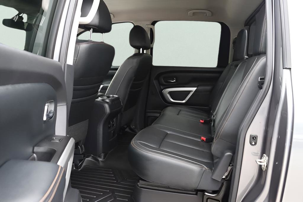 Used 2018 Nissan Titan SL w/ Texas Titan Edition image 11
