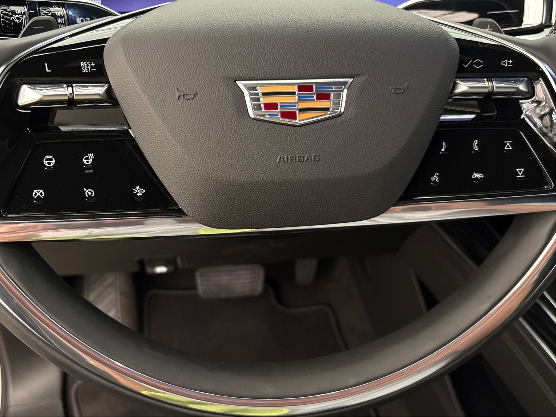 New 2025 Cadillac Escalade ESV Sport w/ Touring Package image 29