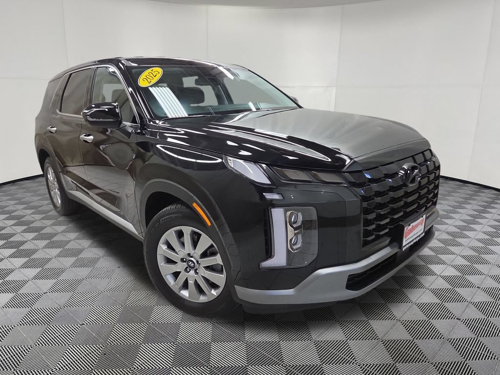 Used 2025 Hyundai Palisade SE AWD/4WD image 3