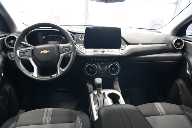 Used 2023 Chevrolet Blazer LT image 12