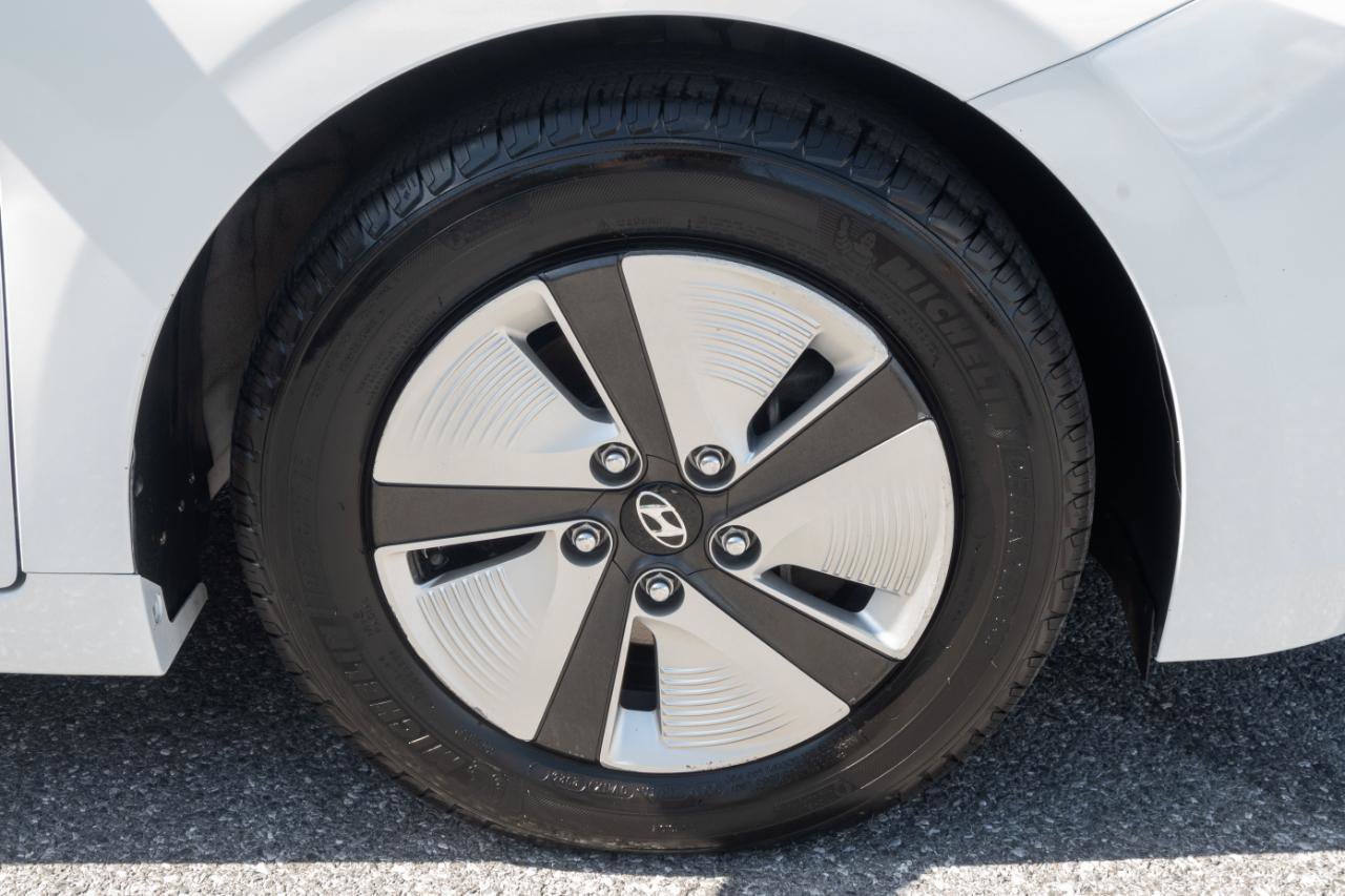Used 2020 Hyundai Ioniq Blue FWD image 37