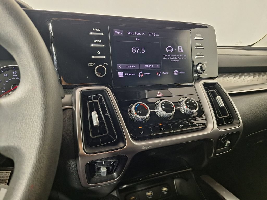 Used 2022 Kia Sorento LX FWD image 13