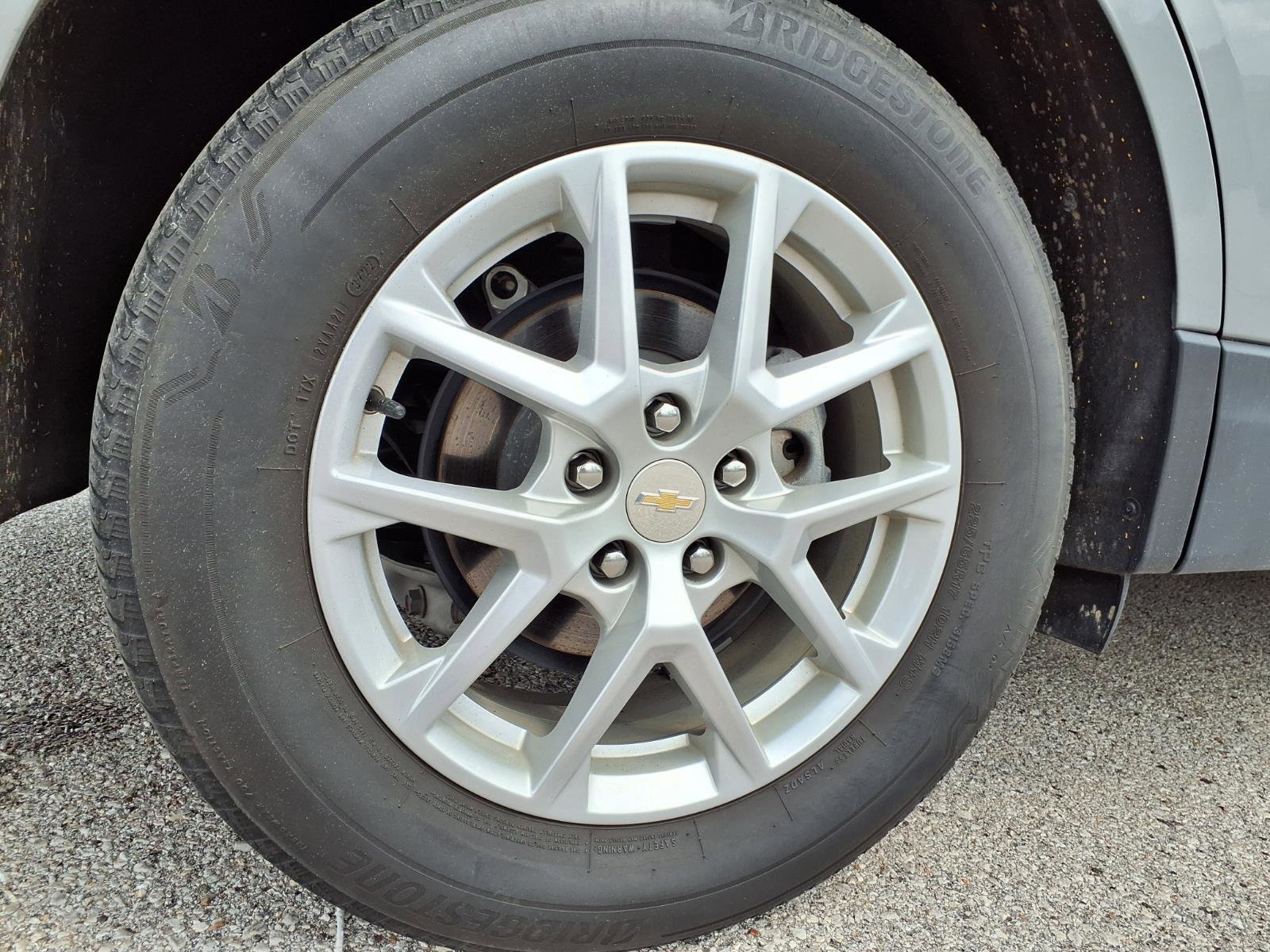 Used 2023 Chevrolet Equinox LS image 36