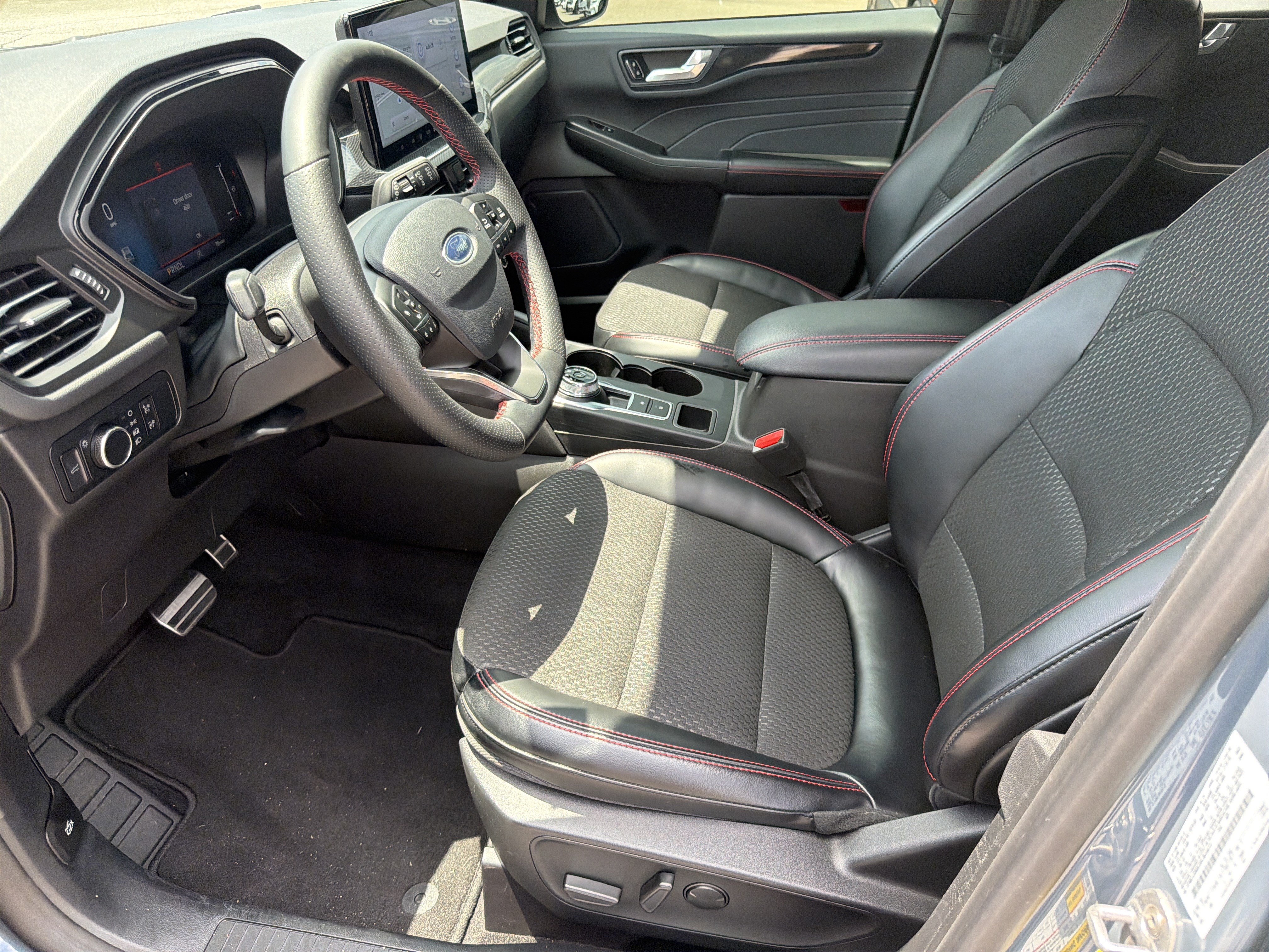 Used 2024 Ford Escape ST-Line w/ Tech Pack #1 FWD image 21