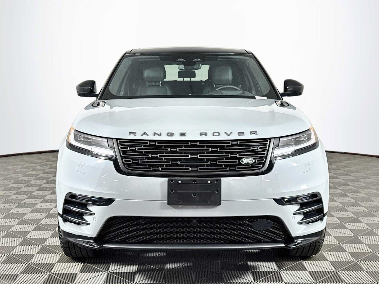 Used 2026 Land Rover Range Rover Velar Dynamic SE AWD/4WD image 2