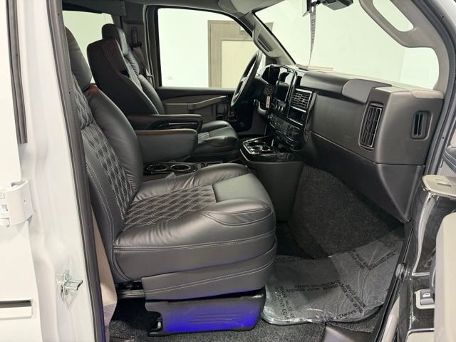 New 2026 Chevrolet Express 2500 Extended image 32
