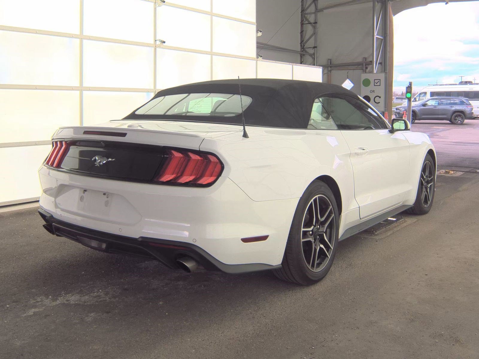 Used 2022 Ford Mustang Premium image 4