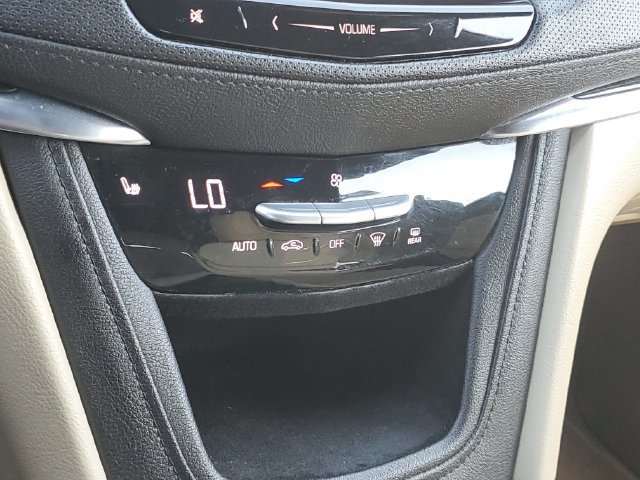 Used 2018 Cadillac XT5 FWD image 27