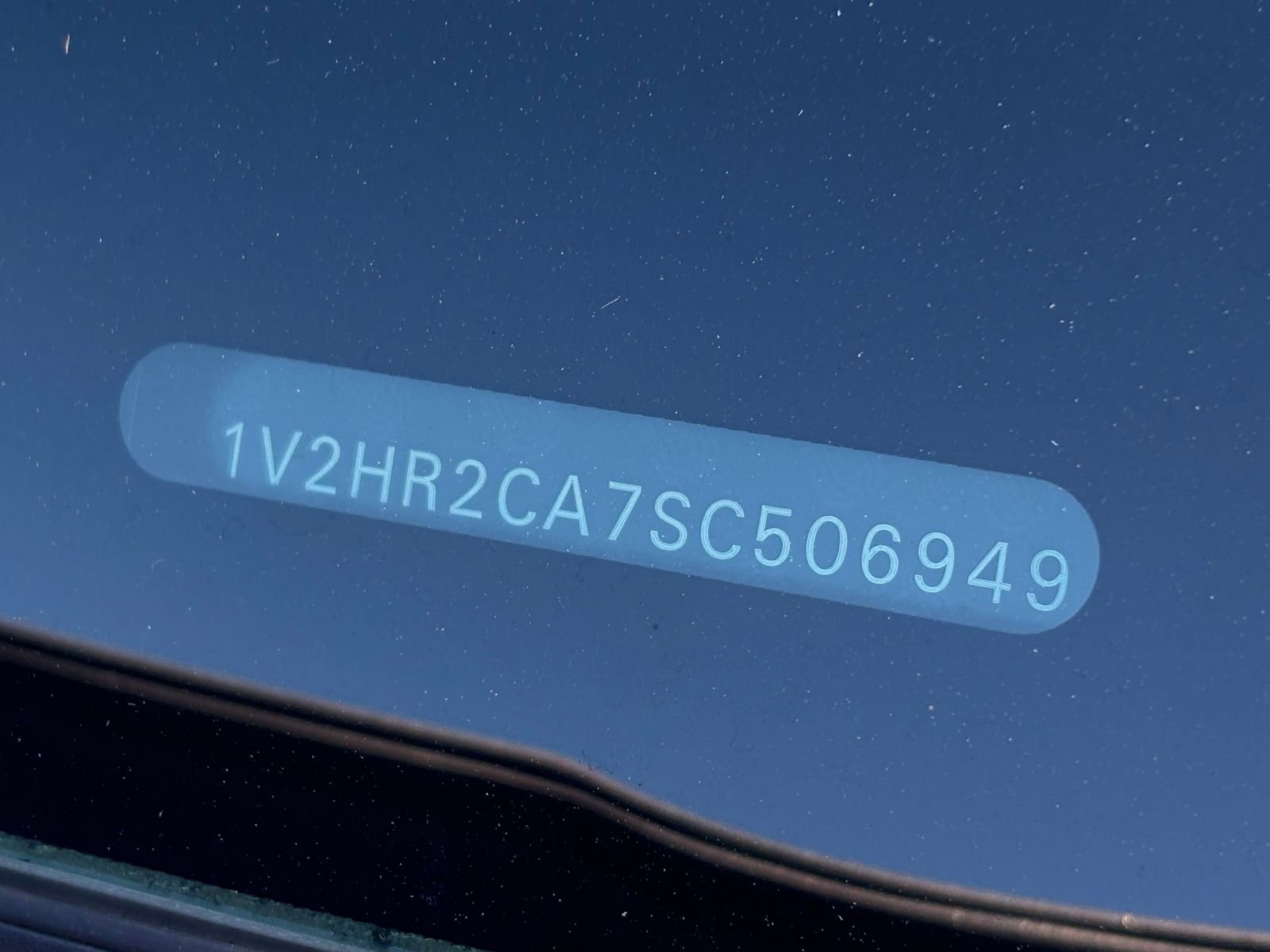 Used 2025 Volkswagen Atlas SE image 24