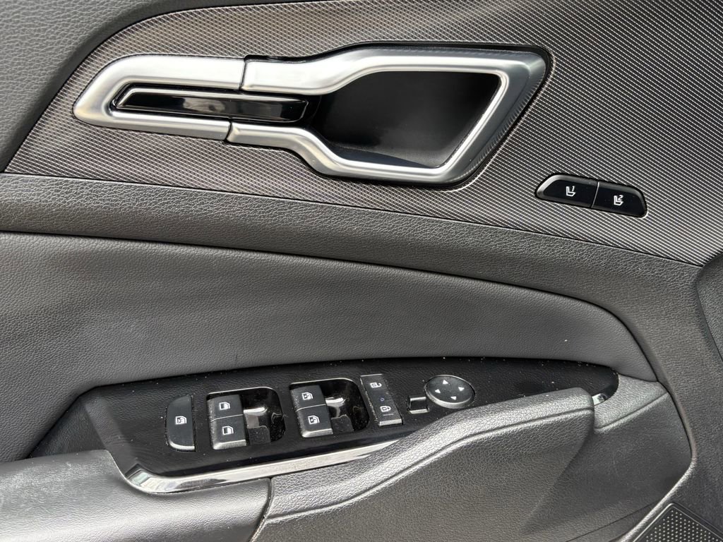 Used 2024 Kia Sportage SX image 11