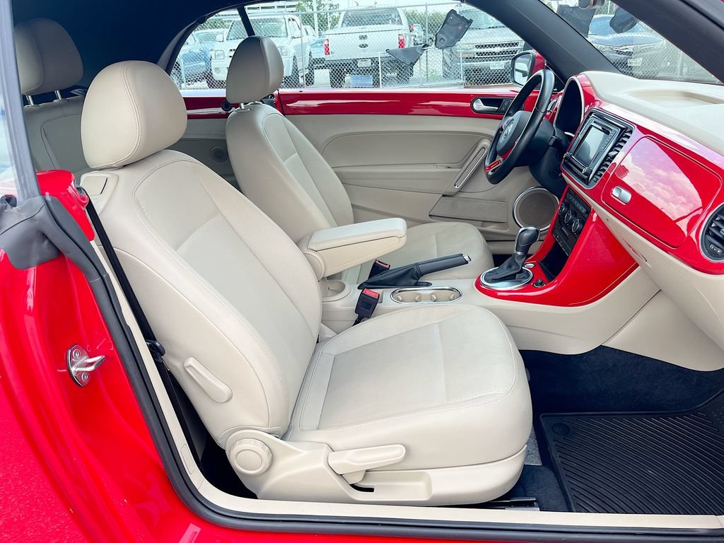 Used 2019 Volkswagen Beetle 2.0T SE FWD image 28