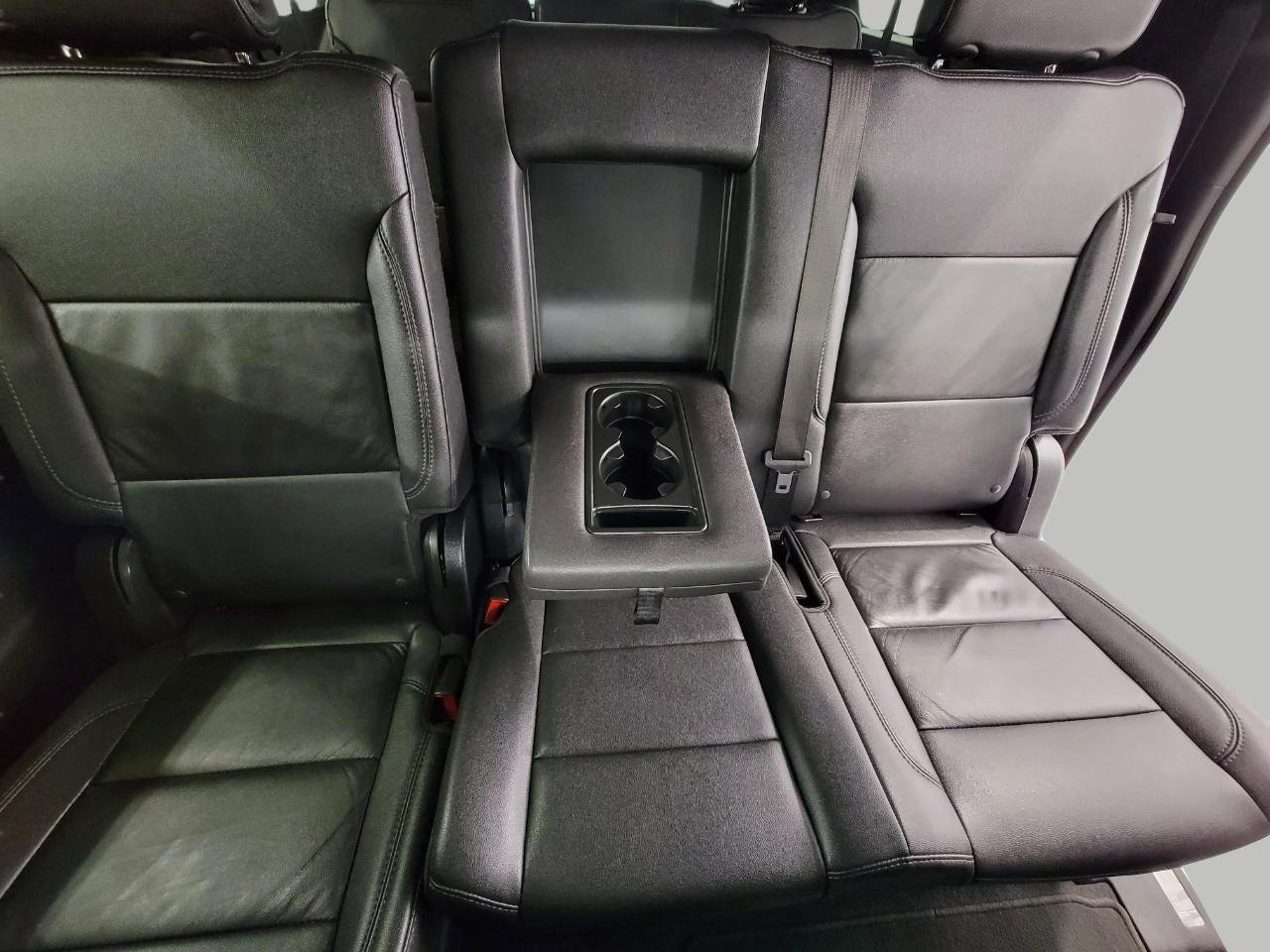 Used 2025 Chevrolet Suburban Z71 AWD/4WD image 23