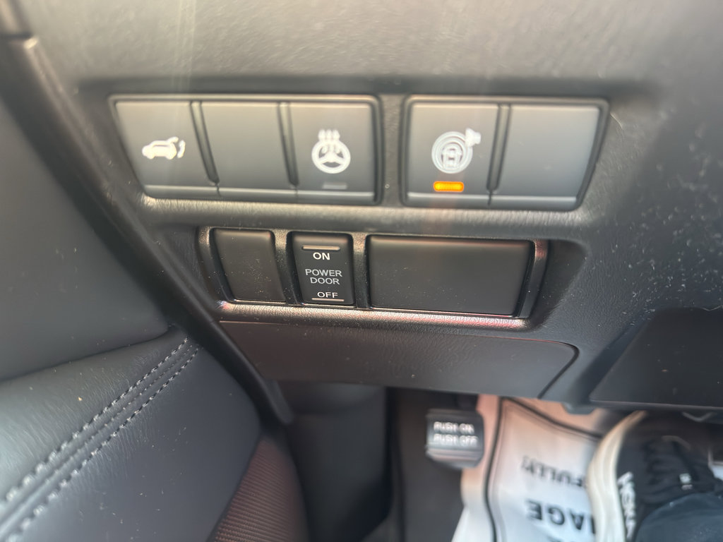 Used 2023 Nissan Armada SL w/ Midnight Edition Package RWD image 28