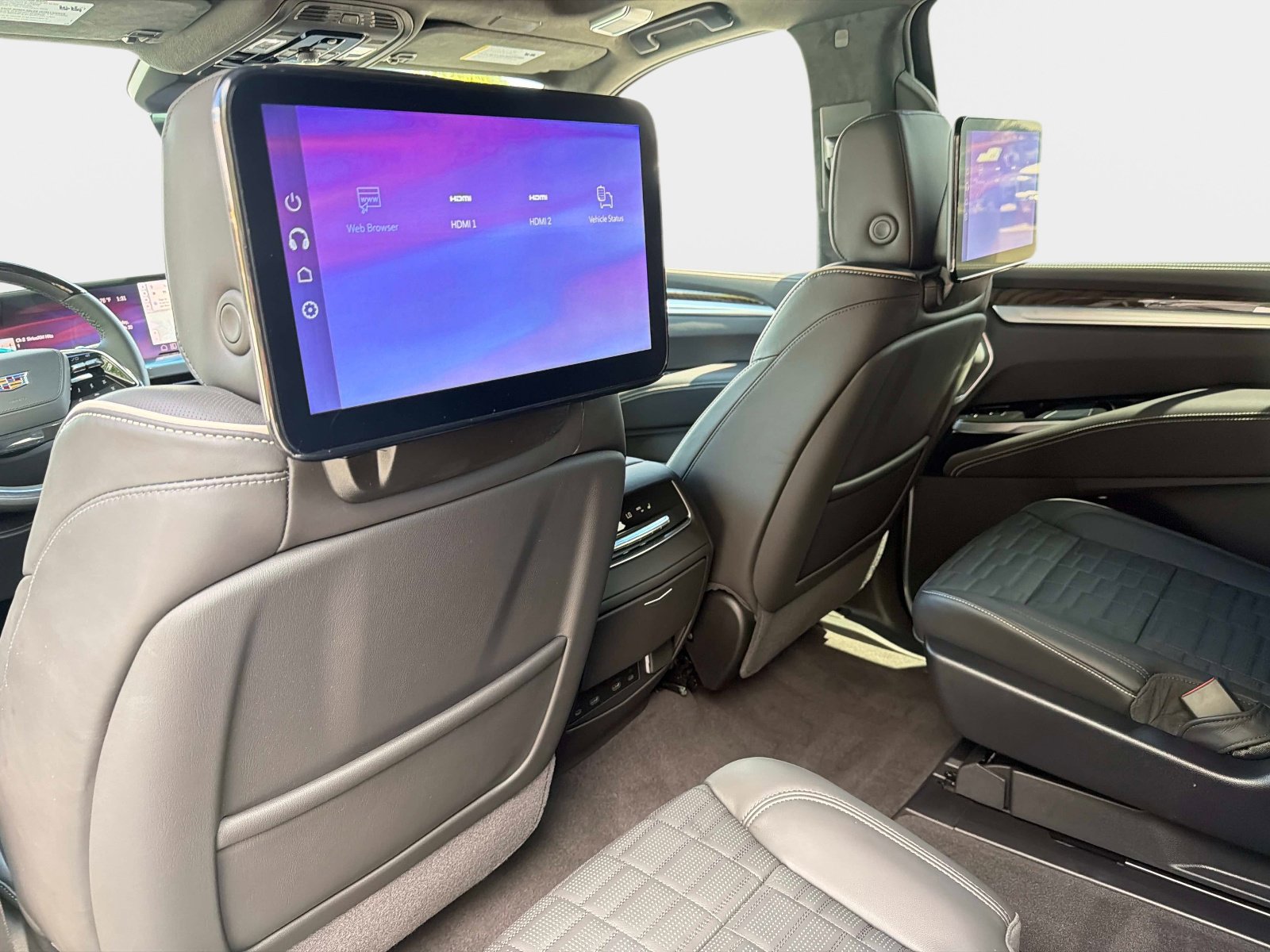 Used 2026 Cadillac Escalade ESV Platinum Sport w/ LPO, ONYX Package image 38