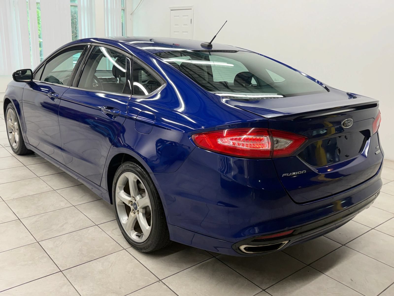 Used 2014 Ford Fusion SE FWD image 7
