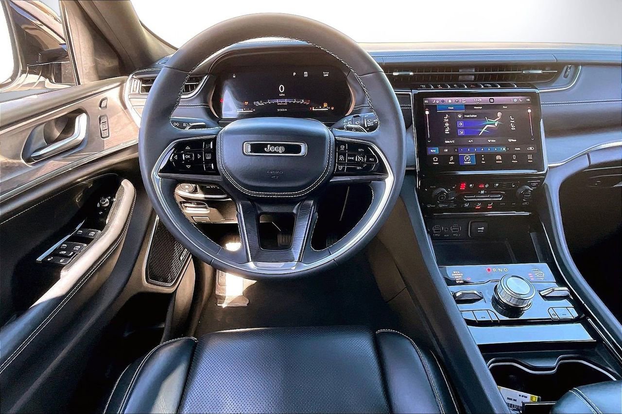 Certified 2023 Jeep Grand Cherokee Overland w/ Luxury Tech Group IV image 12