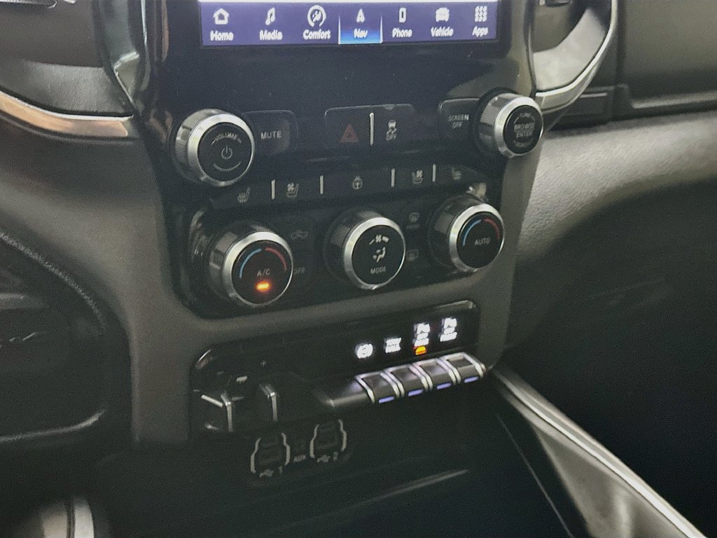 Used 2022 RAM 3500 Laramie AWD/4WD image 18