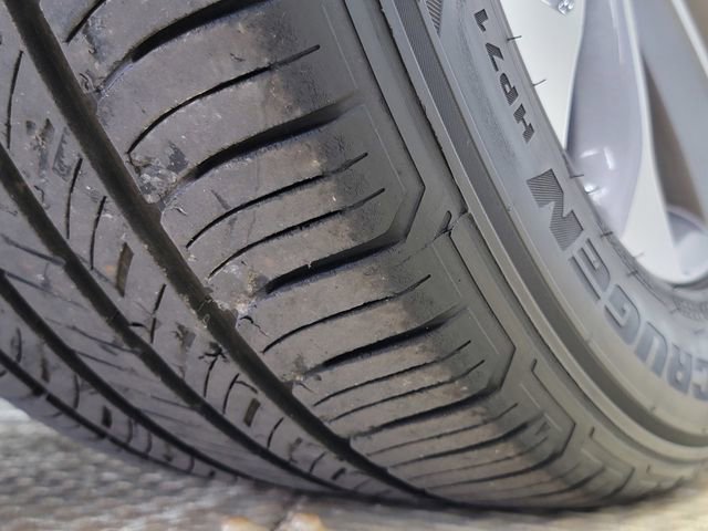 Used 2022 Mercedes-Benz GLE 350 4MATIC w/ Premium Package image 12