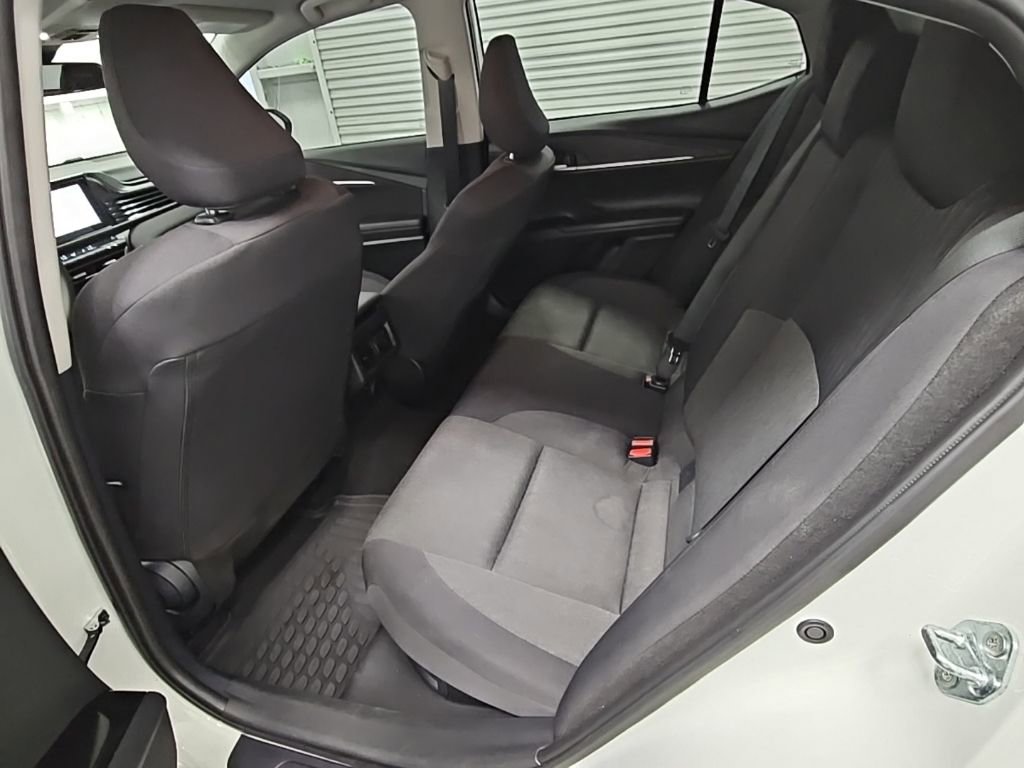 Used 2025 Toyota Camry LE FWD image 27
