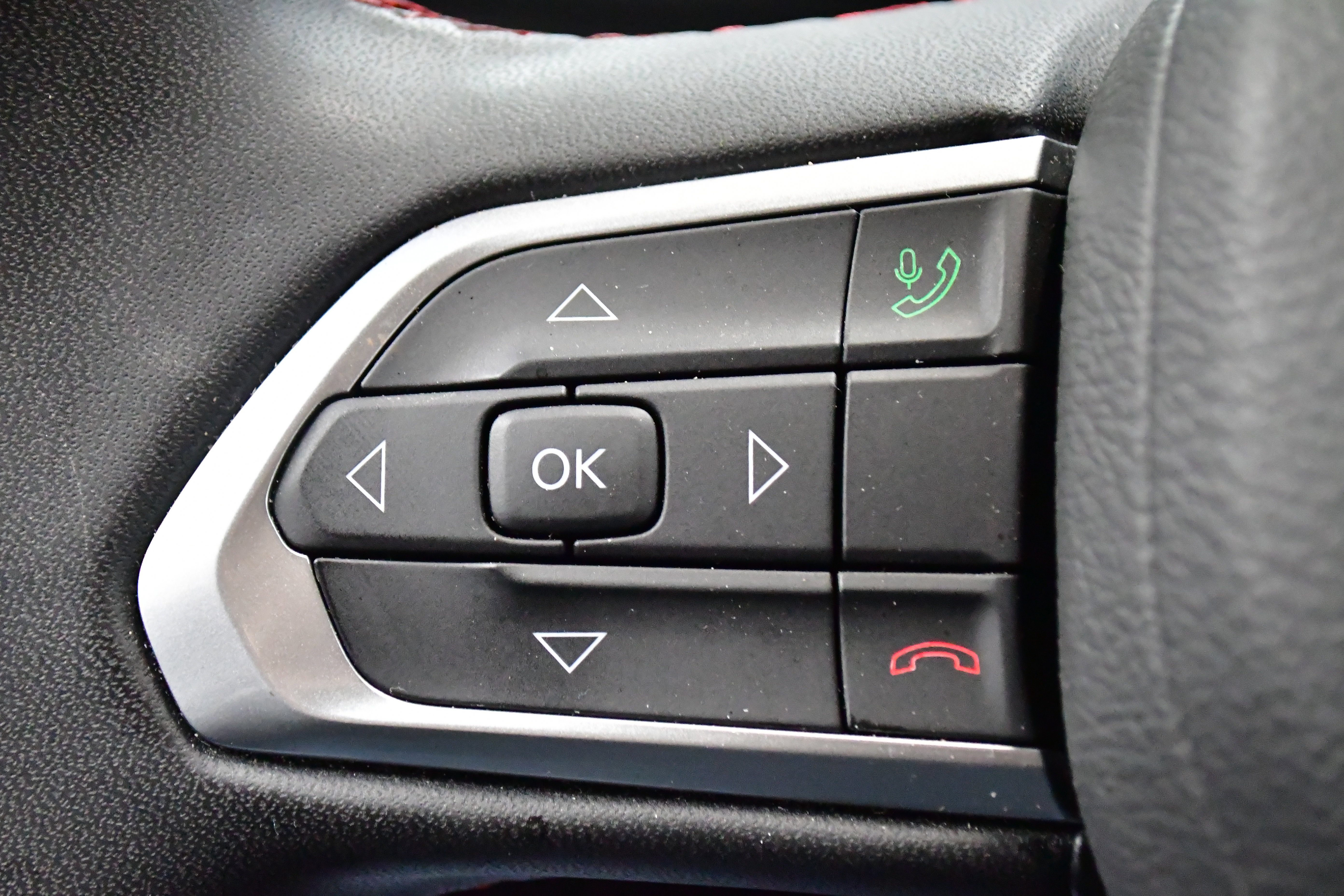 Used 2025 Jeep Compass Trailhawk AWD/4WD image 21