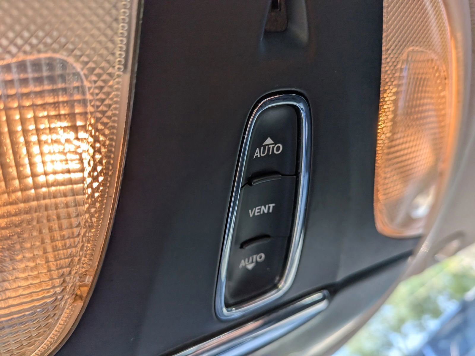 Used 2016 Chrysler 200 Limited w/ Anniversary Edition FWD image 35