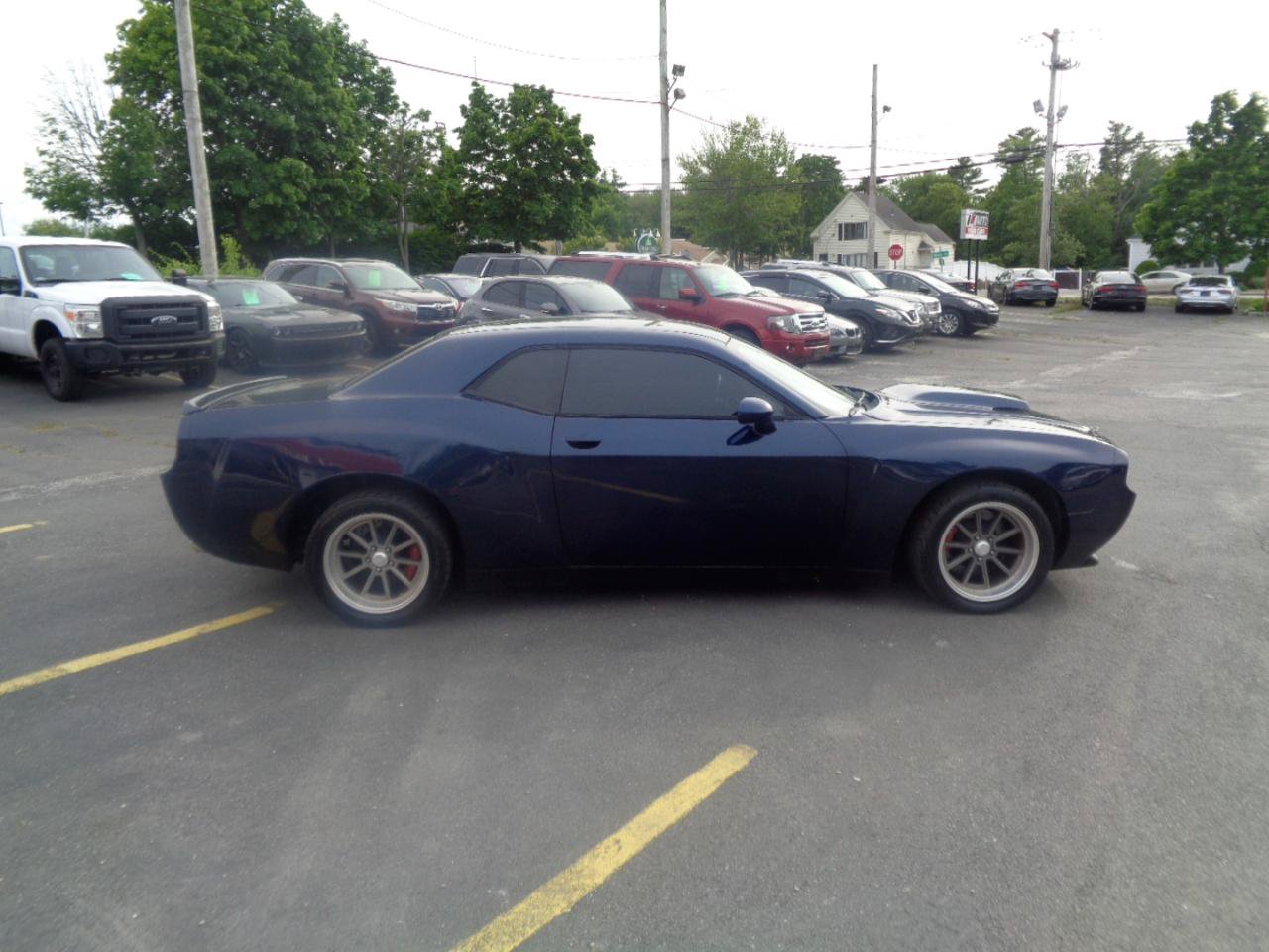 Used 2014 Dodge Challenger R/T RWD image 5